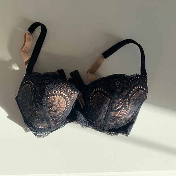 Le Mystere Other - Le Mystere Lace Lined Luxury Bra 32E Bra - Used Like New Condition